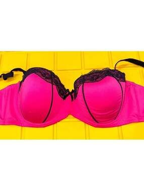 Q-T intimates bra size 38 DD